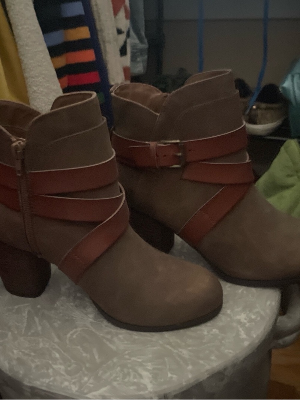 Steve Madden Ankle Boot w/tan strap detail